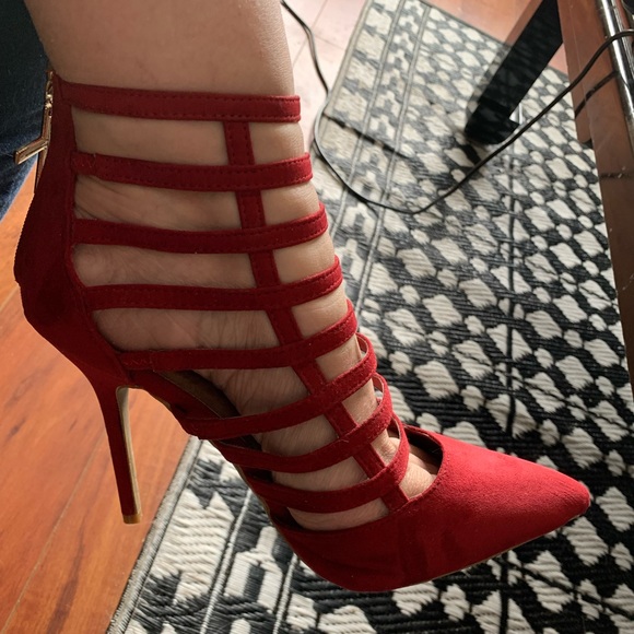 Charlotte Russe Red stiletto heels with gold cross on the back size 9 - Picture 9 of 15